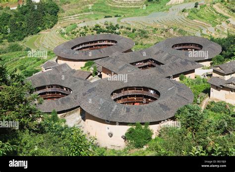 Hakka Earth Buildings: A Living Monument to Architectural Ingenuity and Community Spirit!