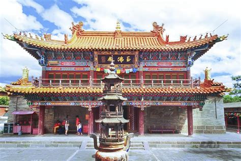 Dazhao Temple! A Historical Haven of Serenity and Architectural Wonder!