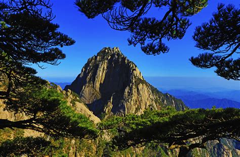 Heavenly Capital Peak! Soaring Granite Peaks and Breathtaking Panoramas Await!