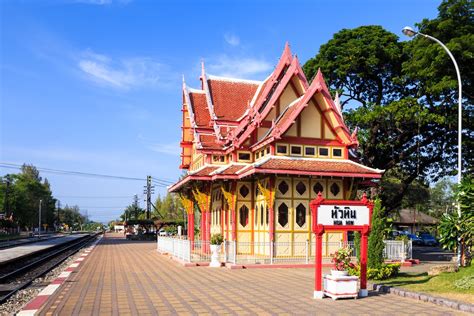 Hua Hin Railway Station: A Window into Thailand's Rich Past and Present!