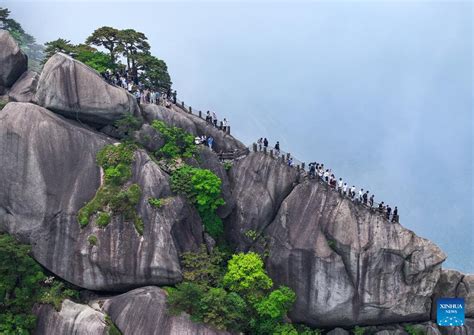 Huangshan Mountain Scenic Area - Unforgettable Views and Ancient Legends!