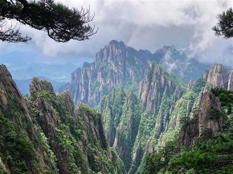 Huoxing Mountain Scenic Area – A Breathtaking Paradise for Hiking and Spiritual Exploration!