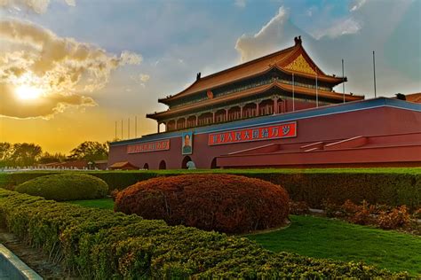 Mao Zedong Mausoleum: An Enduring Symbol of Reverence and History!