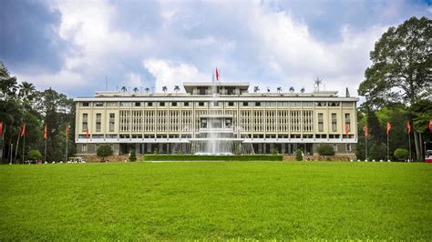 The Reunification Palace! A Historical Landmark and a Peek into Vietnam's Past