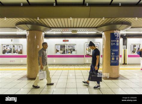 上野駅 待ち合わせ ー 時間の流れと都市の鼓動