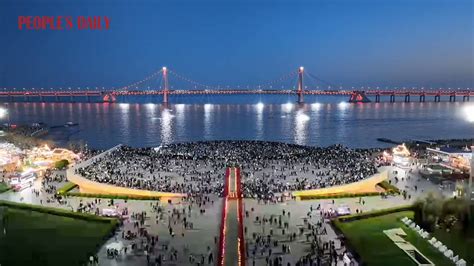 The Xinghai Square Dazzling Fountain Display and Vibrant Coastal Promenade!